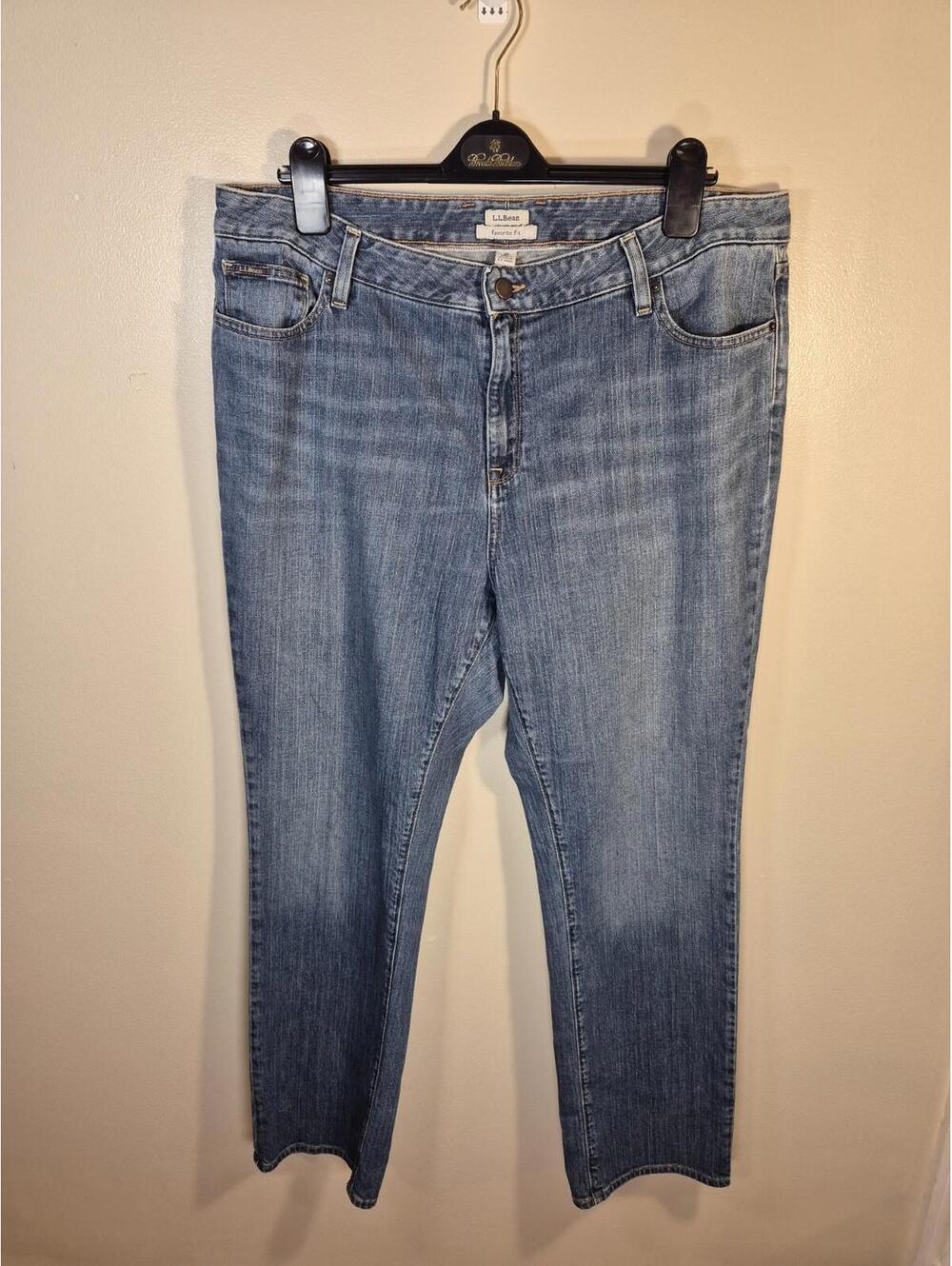 LL Bean Jeans Womens 18 Favorite Fit Straight Leg Stretch Medium Wash Denim